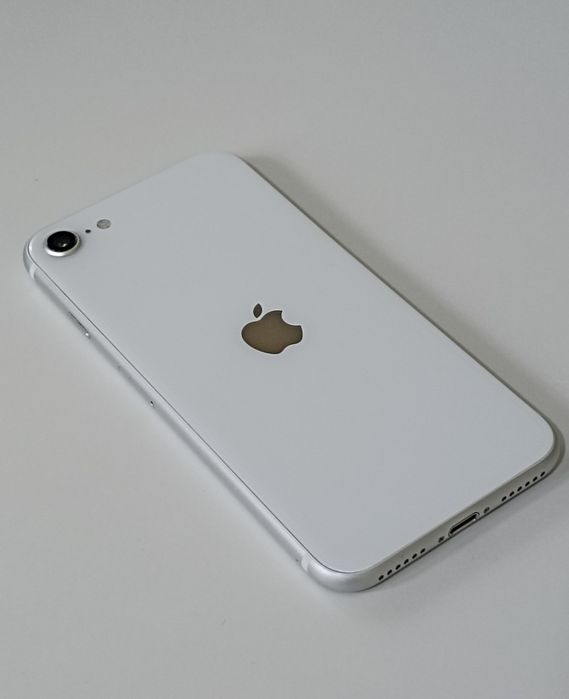 iPhone SE 2020 в хорошем состоянии || iPhone SE 2020 yaxshi holatda