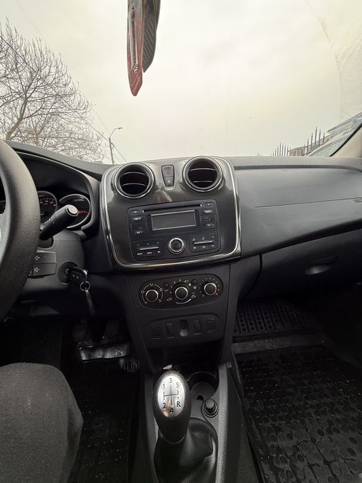 Logan 2017 , 0.9 , GPL  81.000 km