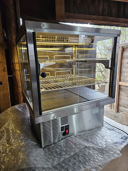 Хладилна Витрина Настолна за Торти,  Сладкарски Изделия, Сандвичи ,Сал