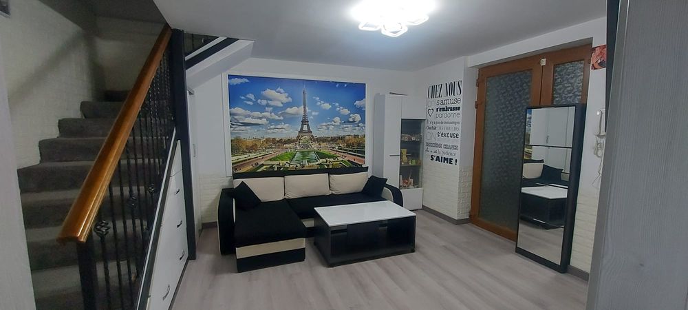 Proprietar, vând casa cu doua apartamente