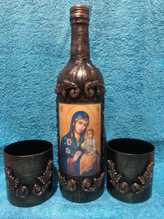 Ръчно декориран комплект за подарък Бутилка с Чаши комплекти за Повод