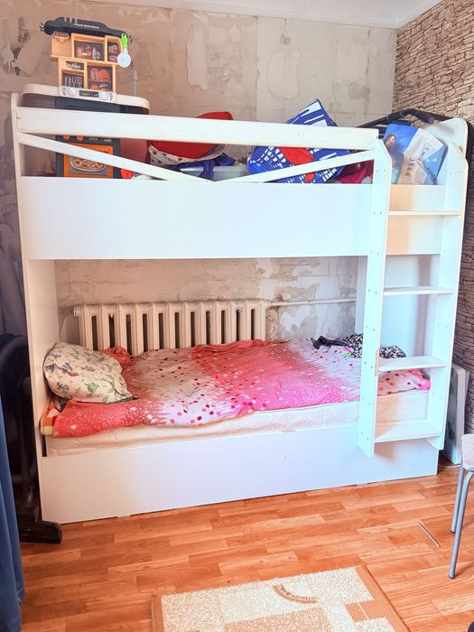 Срочно продам двухъярусную кровать