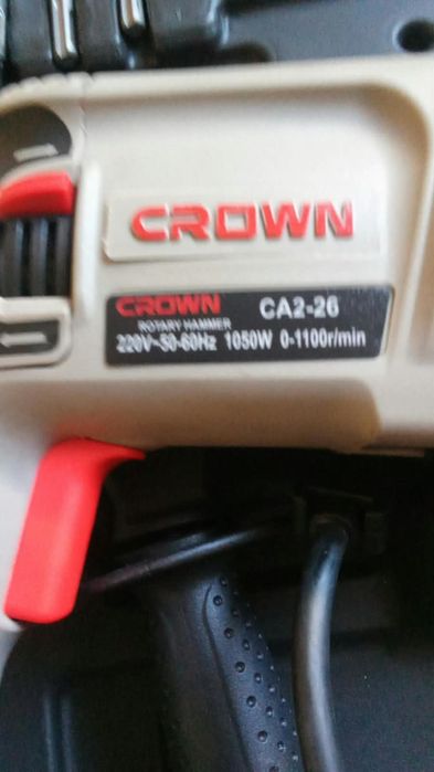 Перфоратор CROWN в кейсе + буры и долота