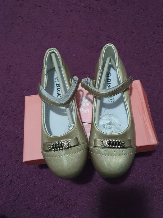 Pantofi eleganti fete !