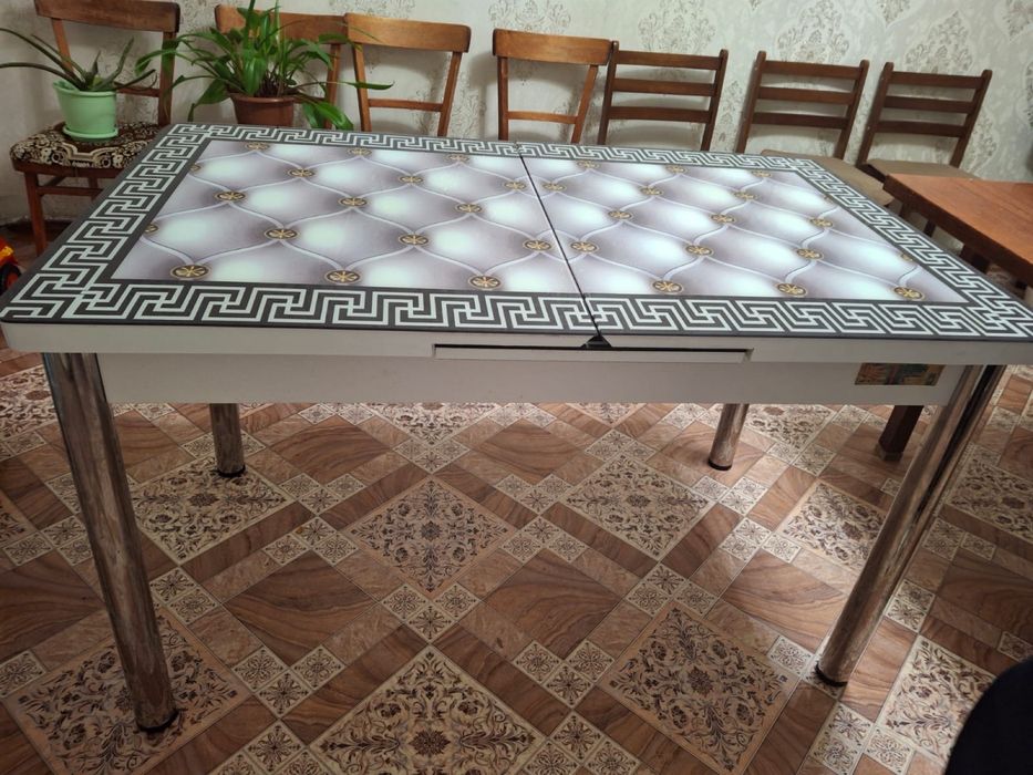 Стол кухонный стеклянный