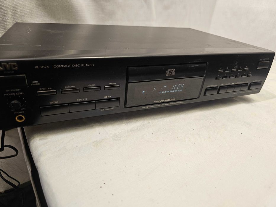 JVC xl-v174bk compact disc