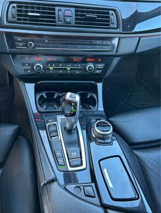 BMW Seria 5 F10 530D