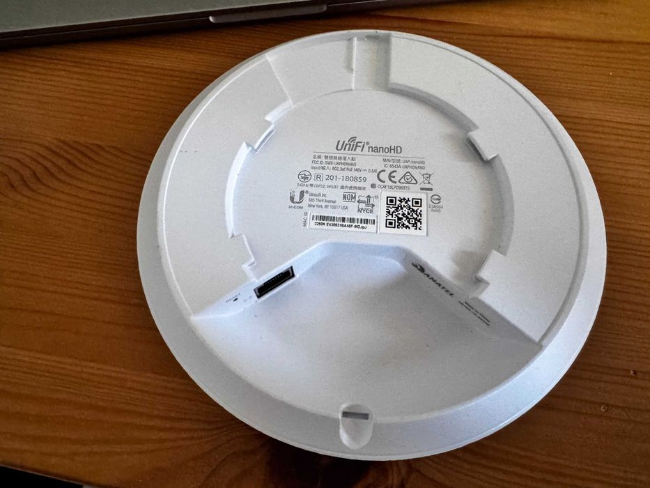 Продавам Ubiquiti UAP-AC-HD UniFi AC HD