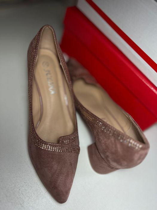 Продам туфли на каблуке