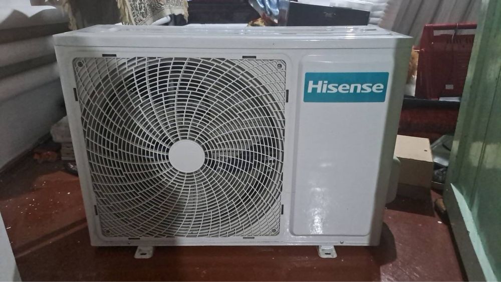 Hisense 18 talik kondidsaner srochna sotiladi ideal xolatda