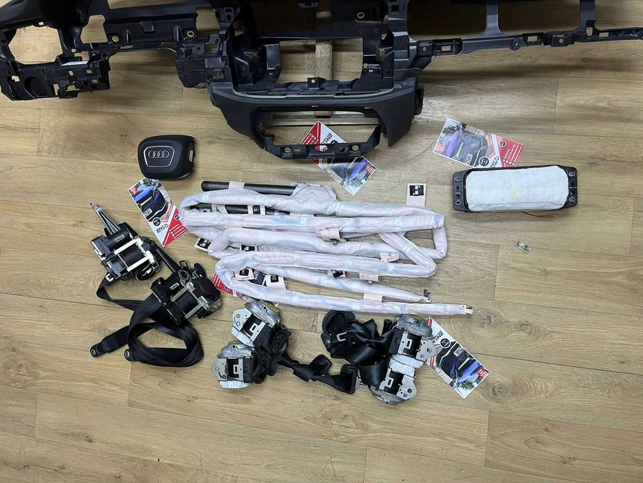 Audi Q7 4M - plansa bord - kit airbag volan pasager cortine - centuri