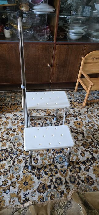 Продам ступени для ванной