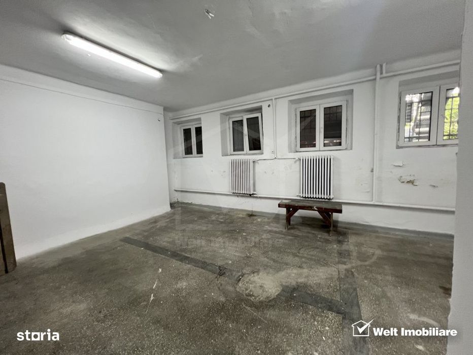 Spatiu comercial cu geamuri la str. Horea, partial demisol