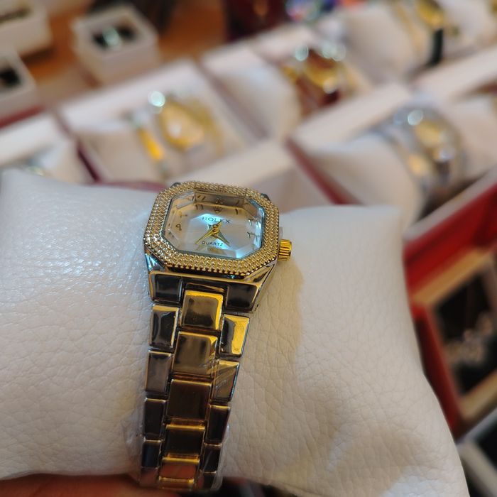 Rolex soati va sovg'a qutisi