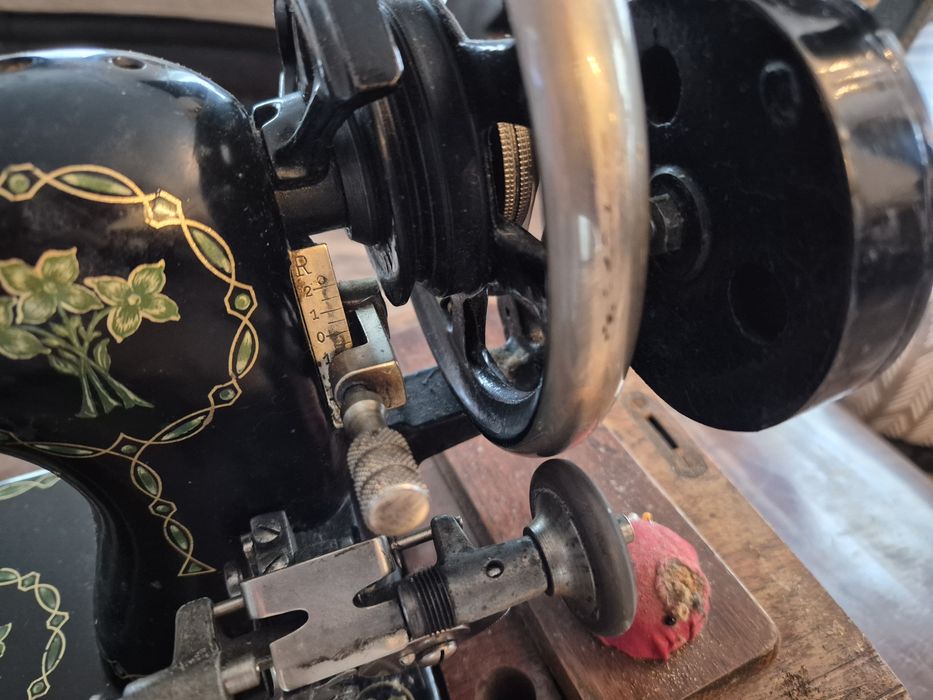 Антикварна Шевна Машина Kohler