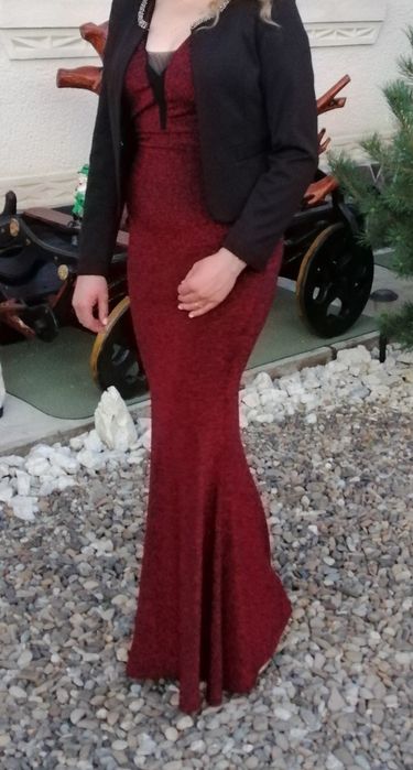 Vând rochițe diverse modele