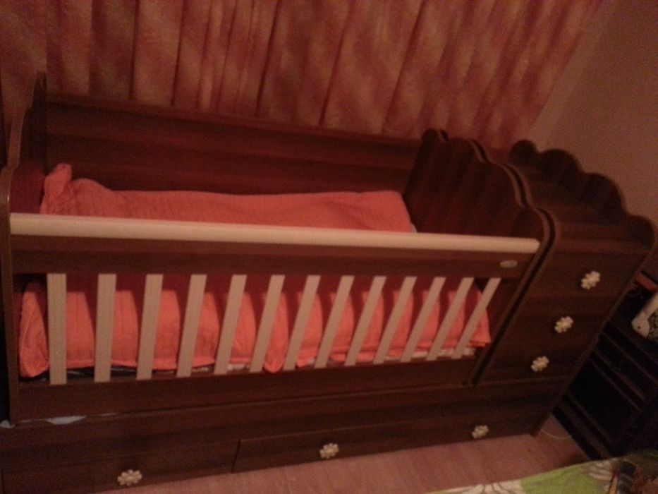 Детско легло,трансформиращо,с люлеещ механизъм