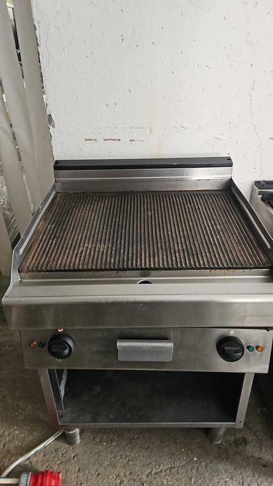 Grilluri lise,striate si mixte diferite dimensiuni electrice sau gaz