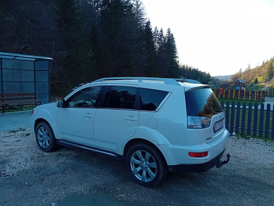 Mitsubishi out lander