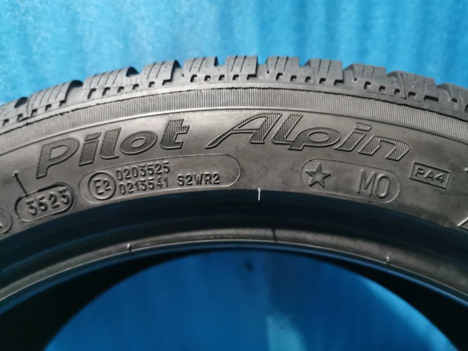 245/45/18 michelin m+s 4 buc