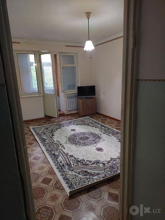 Продается 1 ком кв в Чирчике 3 этаж 1 мкн рядом школа садик рынок