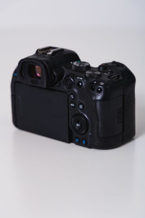 Canon EOS R6 + Canon RF 24-105mm F4-7.1 IS STM