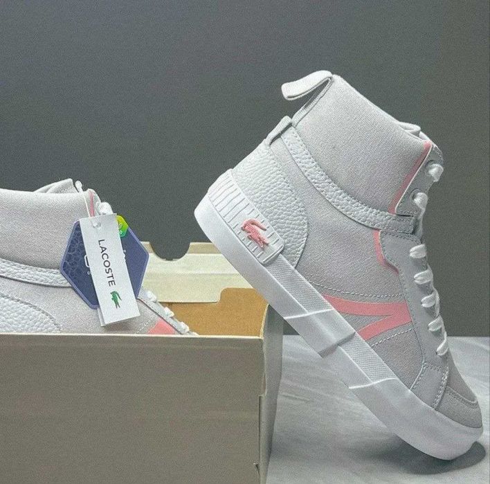 Женские кеды от бренда Lacoste