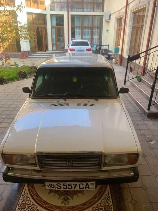 Автомобиль ВАЗ 2107