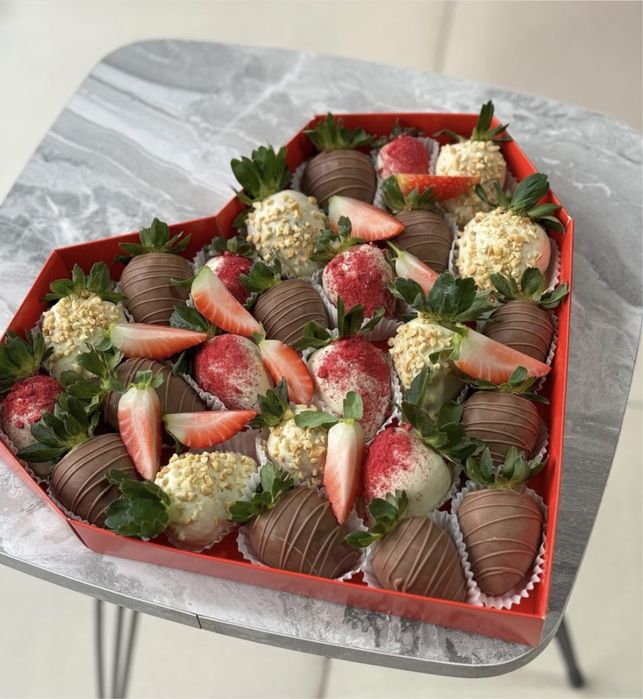 Клубника в шоколаде букет