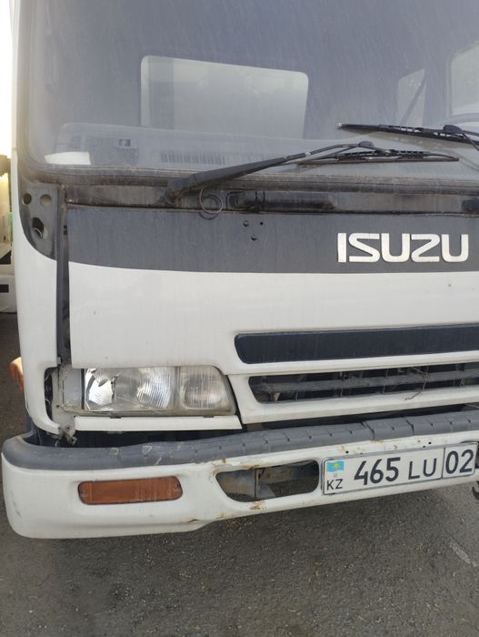 isuzu forward 2010 год