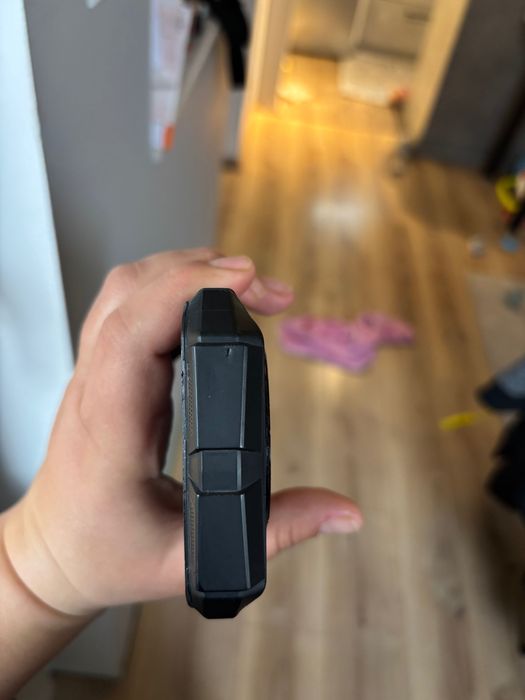 Продавам удароустойчив телефон Doogee V30 pro