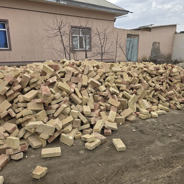 Xom gʻisht pishgan gʻisht Paltara standard  razmerda bor