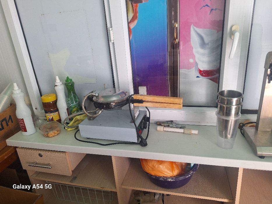 Павильон с мороженым оборудованием