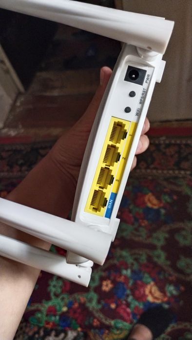 Wifi router sotiladi