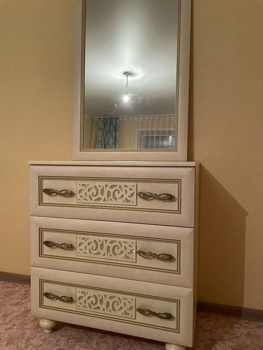 Срочно продаю зеркало