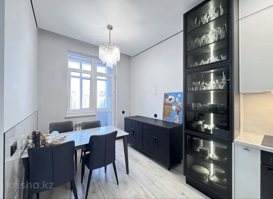 Продам 4 комн в центре столицы
