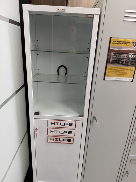 Продам медицинский шкаф