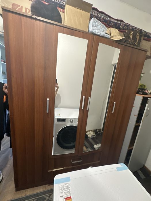 Шифонер в хорошем состоянии без поломок, ручки все наместе б/у