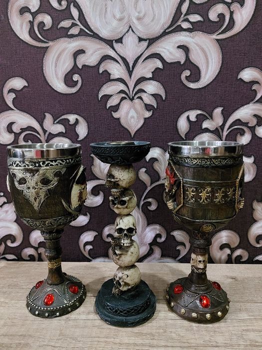 Декаративные стаканы под вино и подсвечник