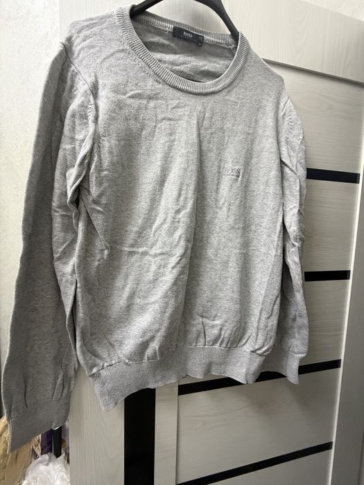 Свитшот BOSS и брюк на 52 размер .