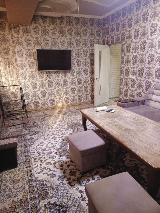 Andijon shahar eski shahar hududi holis klinikasi oldida