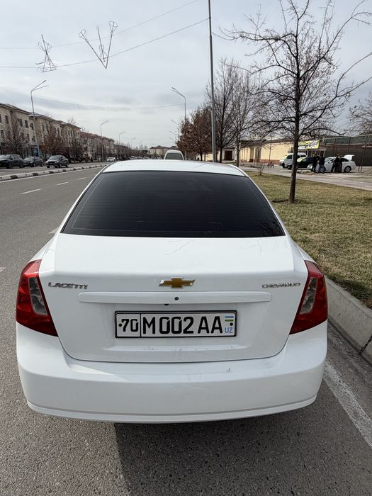 Lasetti 2010 2-pozitsiya