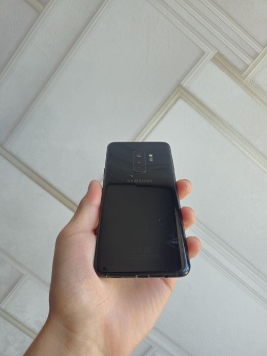 Samsung S9+ Отличный