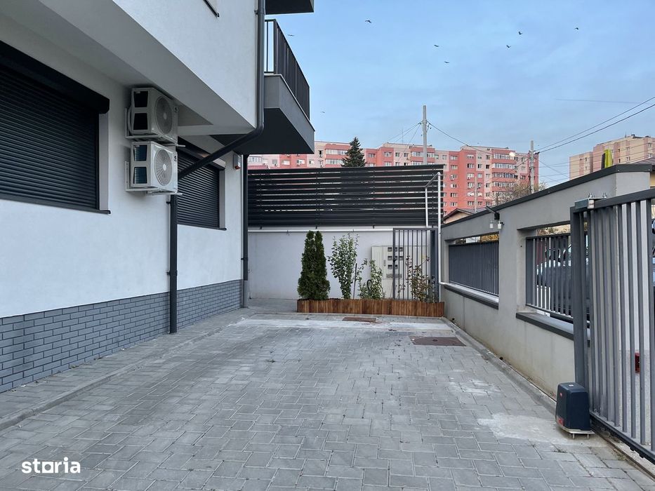 Apartament premium 3 camere PRIMA INCHIRIERE cu terasă, anexe, parcare