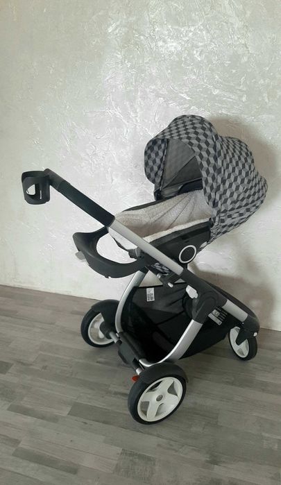 Коляска STOKKE в отличном состоянии,  оригинал
