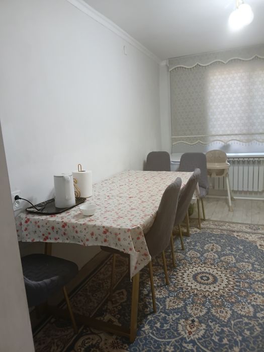 Продам стол стулями