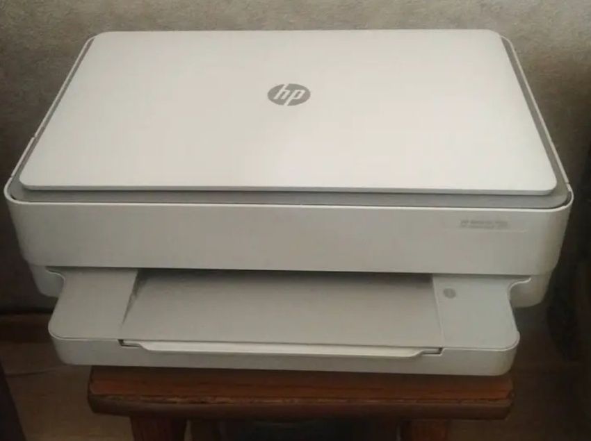Принтер HP цветной