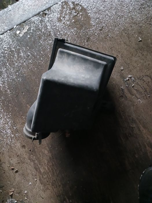 Корпус воздушного фильтра БМВ Е36