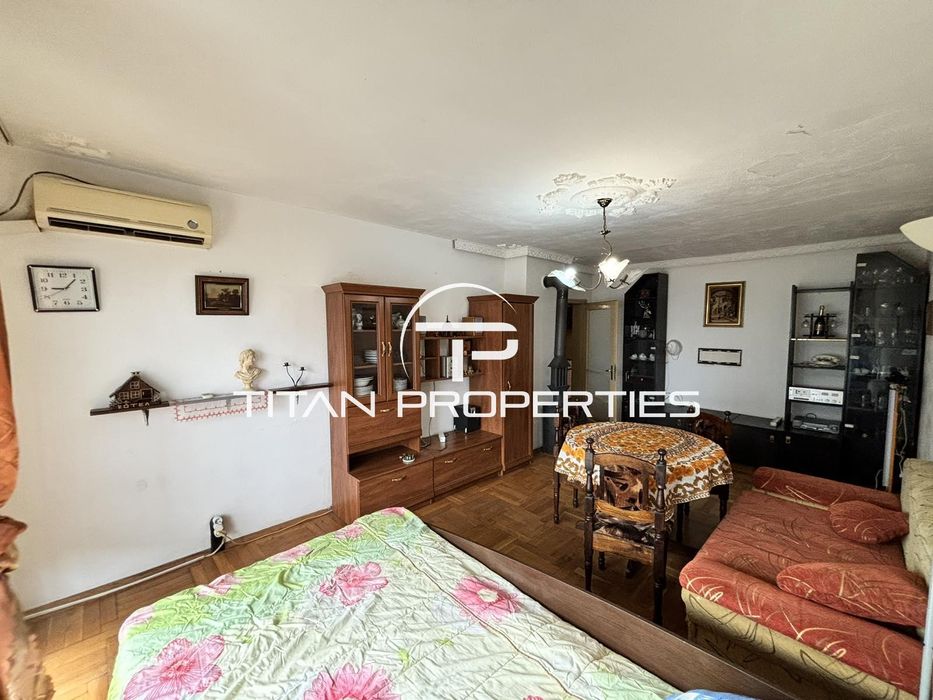 Дава се под наем Двустаен апартамент в Бургас, Славейков - 66 кв.м за 280.5 € - Снимка #1