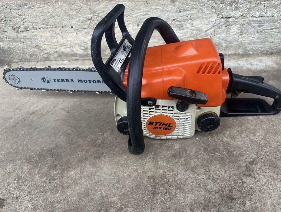 Vând drujbă Sthil MS 180